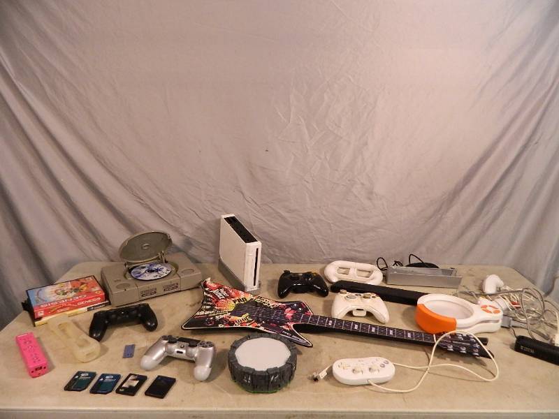 lot 131 image: Nintendo Wii Gaming System and More