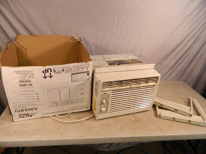 lot 149 image: Arctic King Air Conditioner