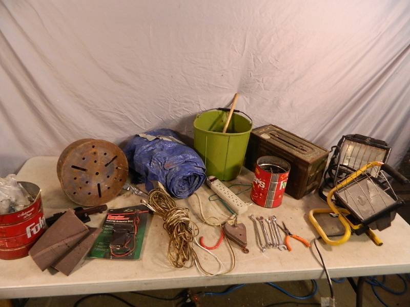 lot 156 image: Work Lights, Shop Supplies, Tools, Etc