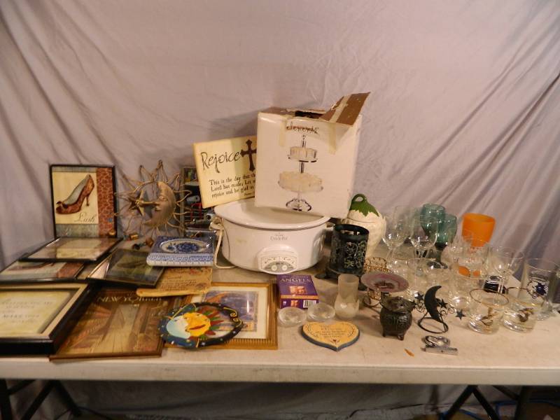 lot 165 image: Home Decor, Glassware, Crockpot, Etc