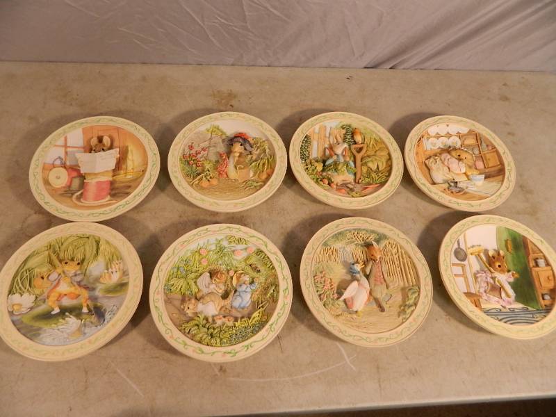 lot 172 image: 8 Davenport Pottery Co Collector Plates