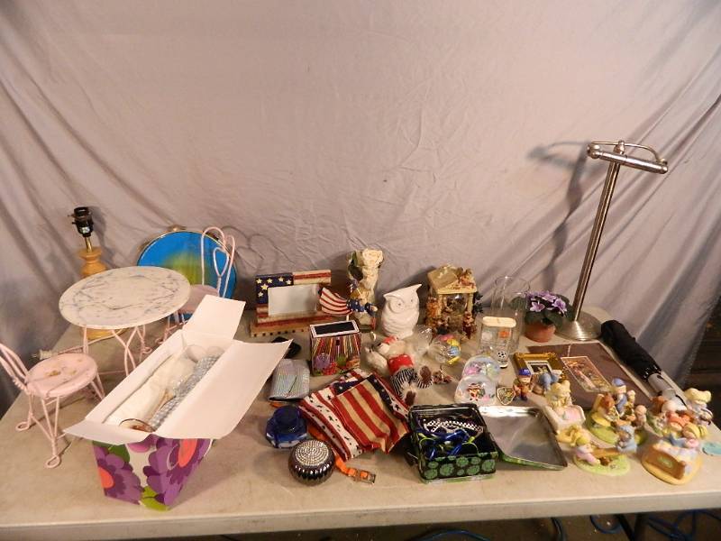 lot 178 image: Cabbage Patch Kids Figurines, Decor, and More