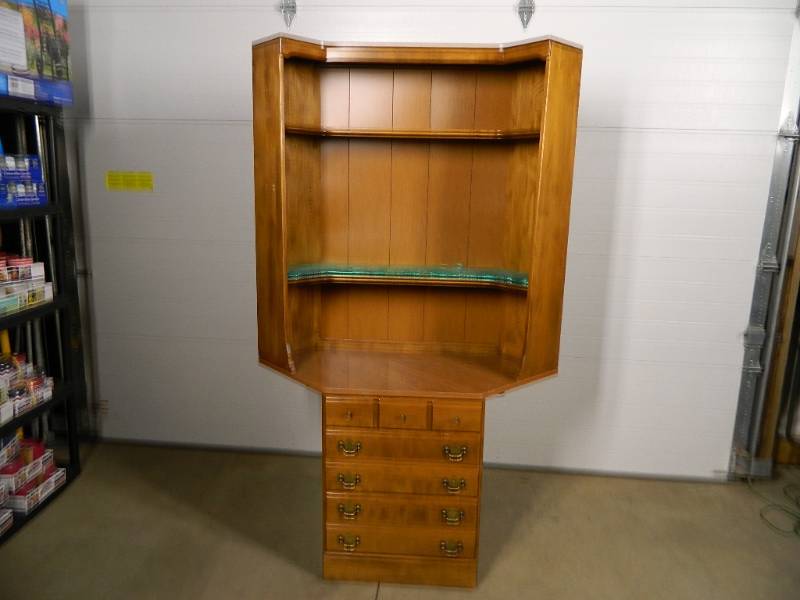 Ethan allen 2024 corner hutch