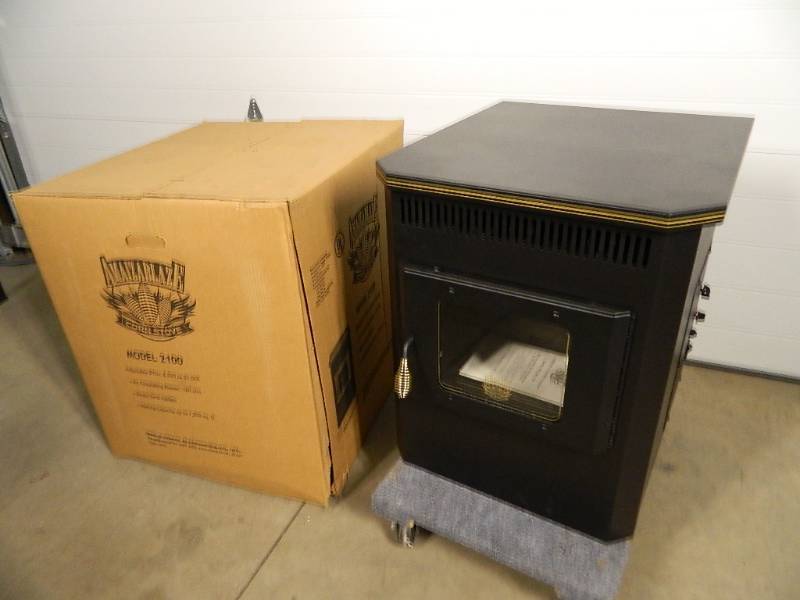 lot 1A image: New Amaizablaze Model 2100 Corn Stove 30K BTU