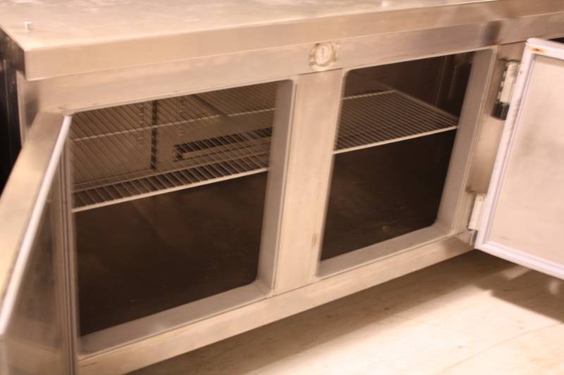 lot 5 image:   Kairak Stainless Steel PrepTable, Model KRP-89115 Volt, 60 Hz, 12.57 Amps, SinglePhase R404a Refrigerant At 48 Oz. 89x32x5Runs Cools