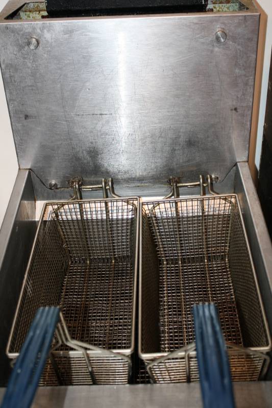 lot 48 image: Qualite Fryer