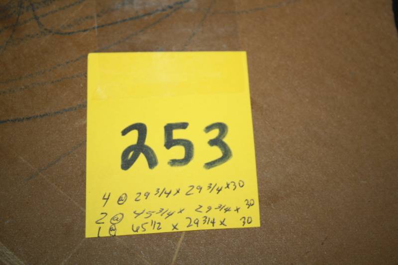 lot 253 image: Tables
