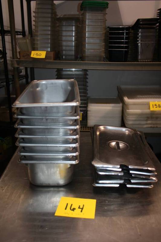 lot 164 image: Stainless Containers with Lids13rd Pans 4 Deep