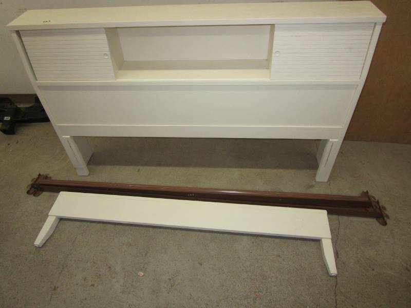 lot 8 image: Full Size bed and frame