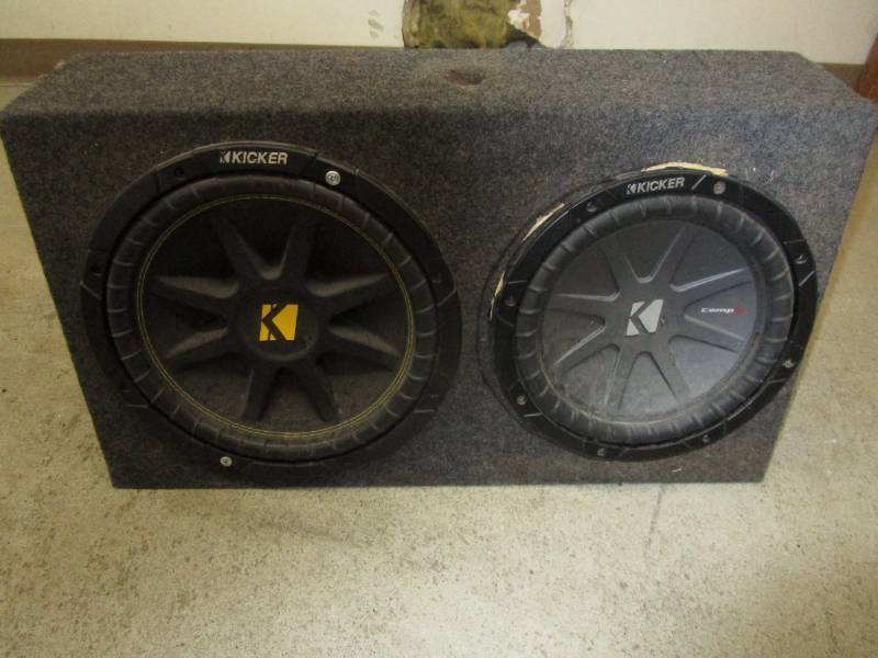 lot 15 image: Kicker Speaker and Box
