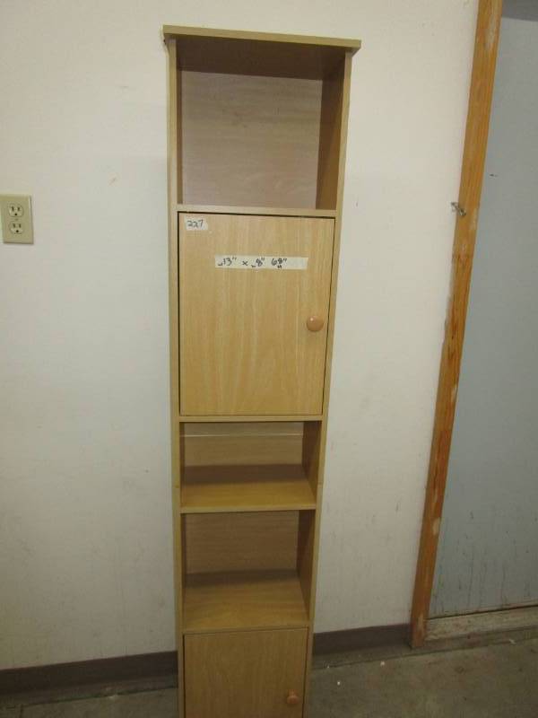 lot 19 image: 2 Piece cabinet