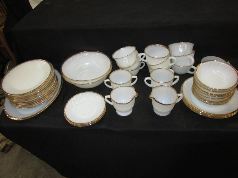 lot 41 image: Fire King 44 pieces