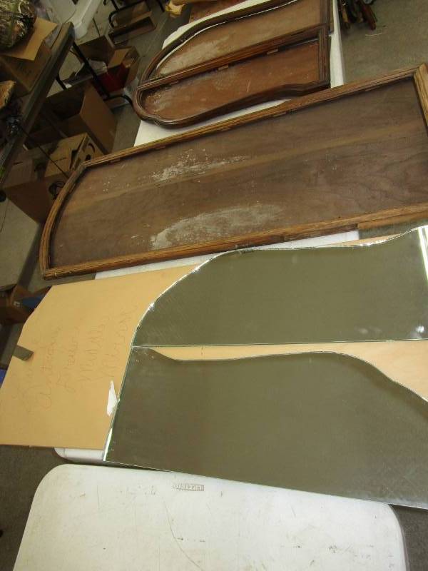 lot 67 image: Antique Mirror Bought new mirror so just needs some TLC