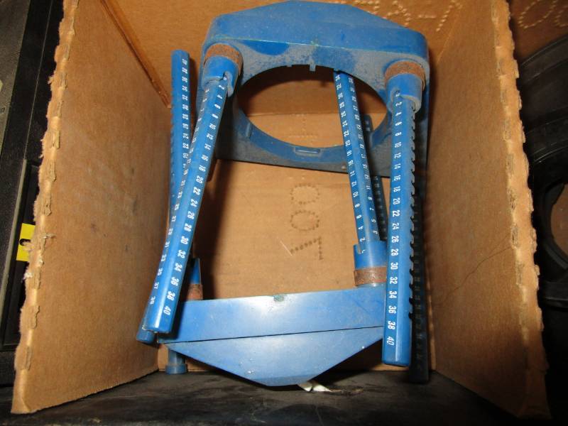 lot 83 image: Headlight alignment tool