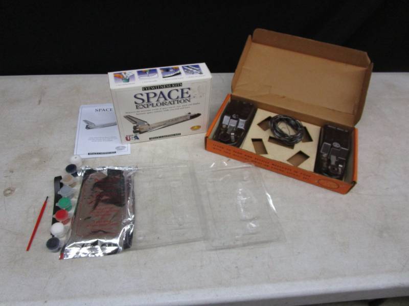 lot 86 image: Space Casting Kit, Boy Scout and Twin Signal set like Morse Code