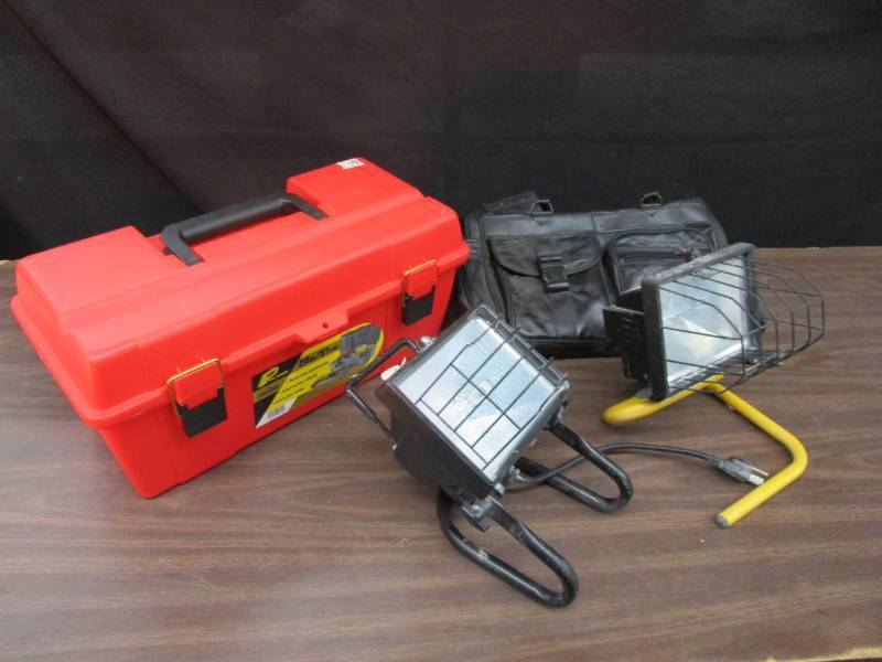 lot 104 image: 2 Shop Lights and a Red Tool Box