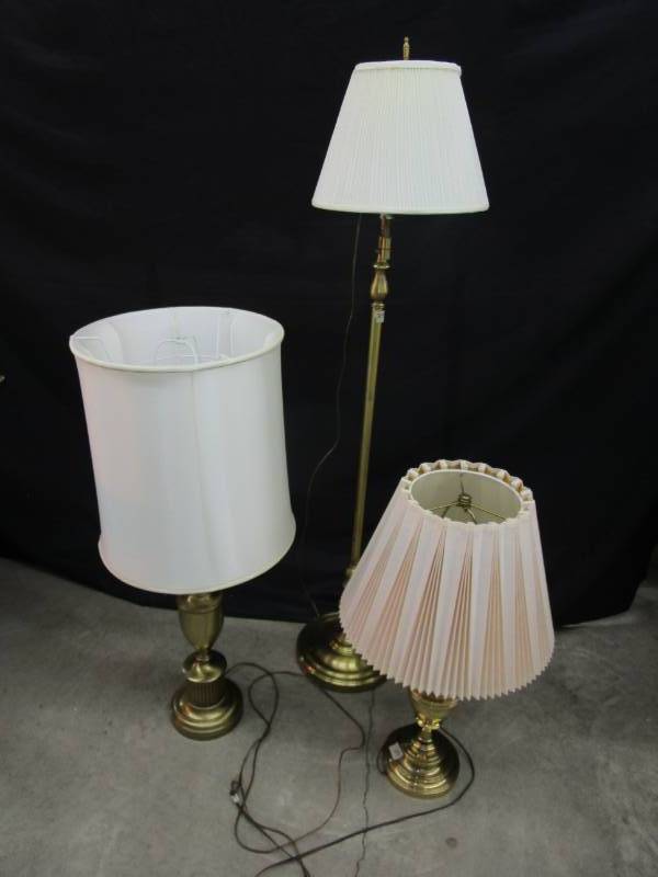 lot 112 image: 3 lamps