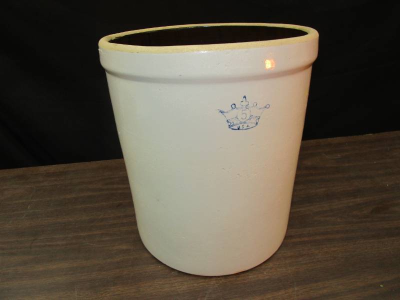 lot 124 image: 5 gallon crock