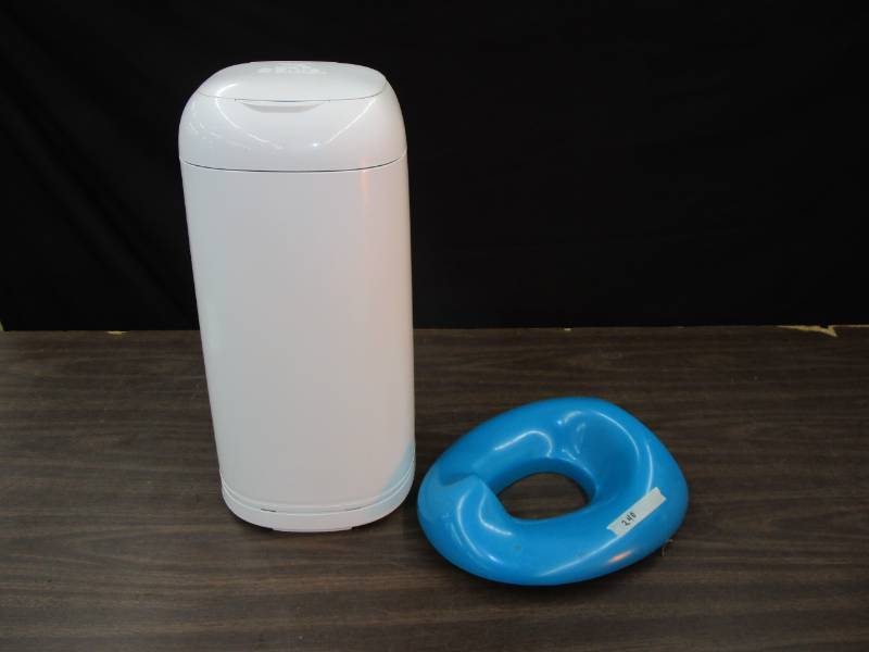 lot 127 image: Diaper jeanie and potty training seat
