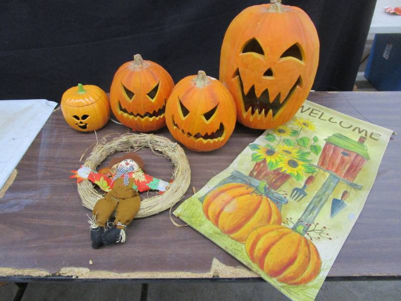 lot 138 image: Various Pumpkins