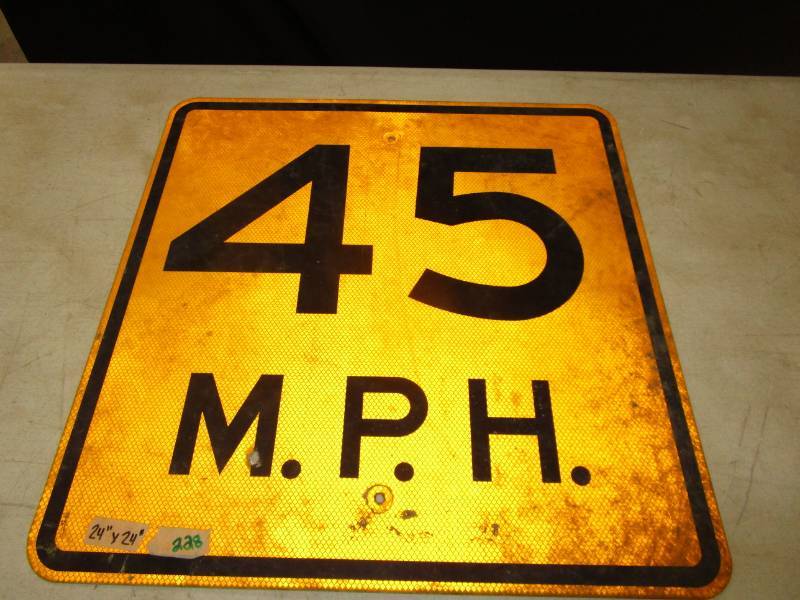 lot 139 image: Speed Sign