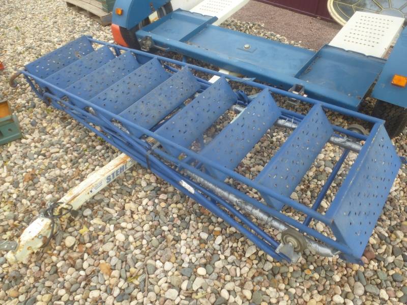 lot 24 image: Portable Shop Ladder