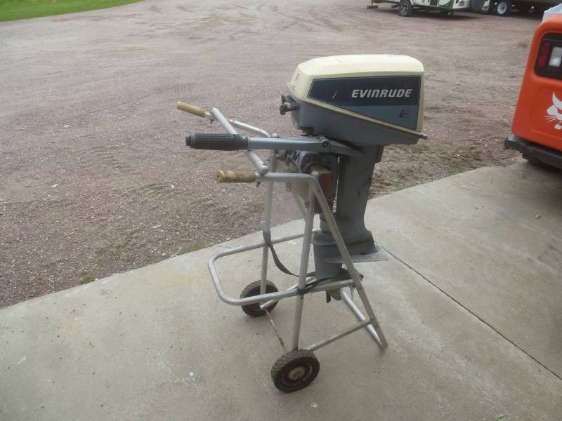 lot 8 image: Evinrude Outboard Motor