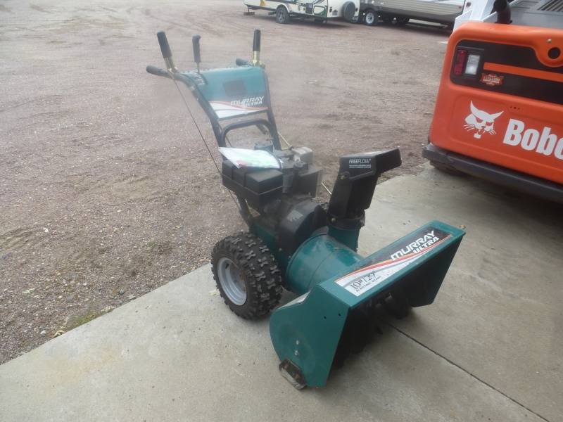 lot 13 image: Murray Snow Blower