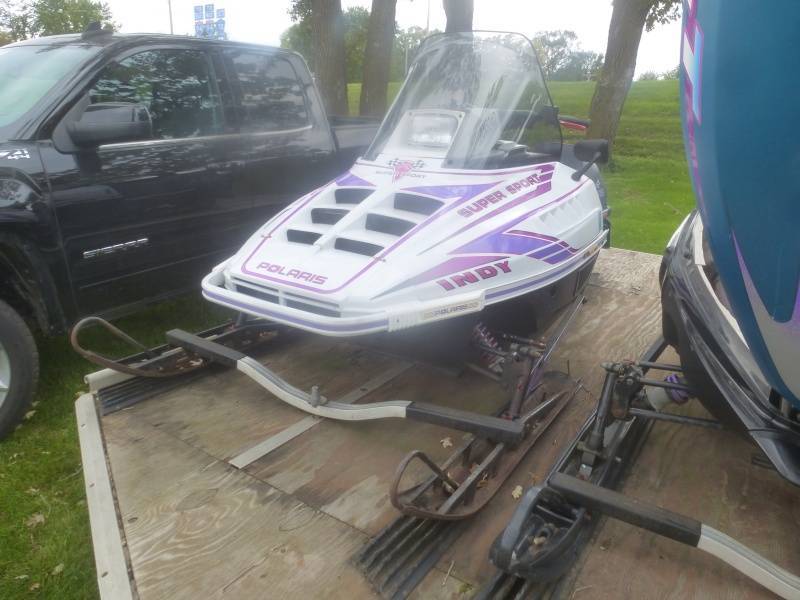 lot 15 image: 1995 Polaris 440 Super Sport