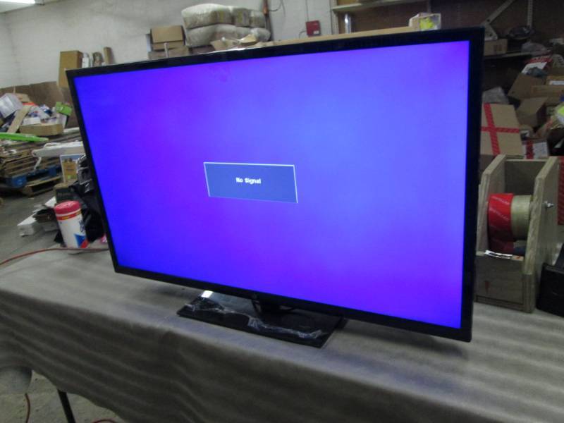 lot 1 image: GPX TE4014B 40 1080p 60Hz LED HDTV...