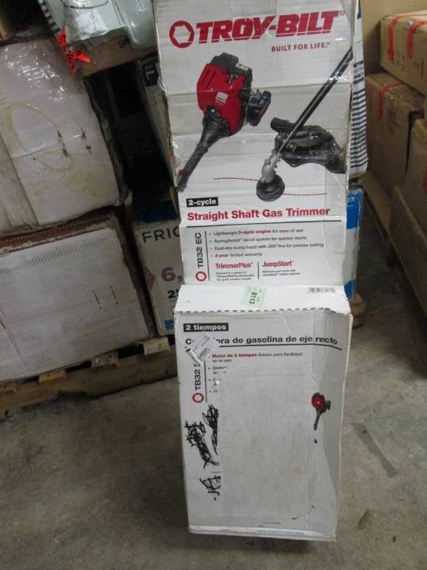 lot 15 image: 25cc, 2-Cycle Straight-Shaft Gas Tr...