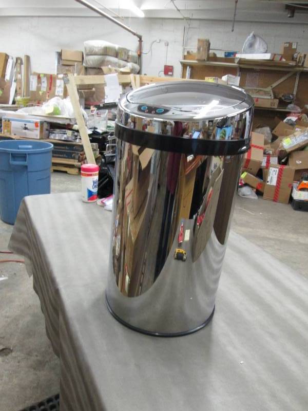 lot 16 image: Auto-Open Trash Bin open box, untes...