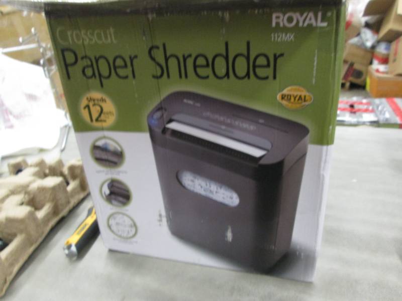 lot 63 image: Royal 12-Sheet Crosscut Paper Shred...