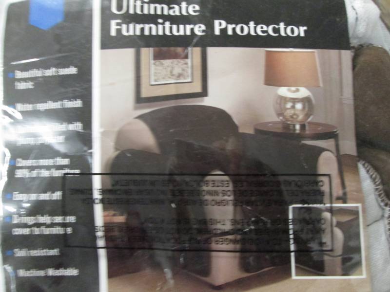 lot 114 image: Ultimate Furniture Protector open p...