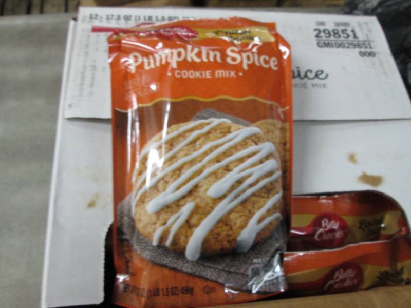 lot 178 image: Case of Betty Crocker 12-17.5oz Pum...