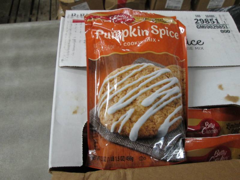 lot 182 image: Case of Betty Crocker 12-17.5oz Pum...
