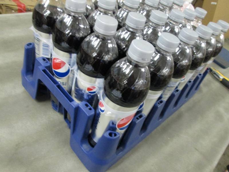 lot 189 image: Case of 24 - 16.9 oz( 0.5 liter) Bo...