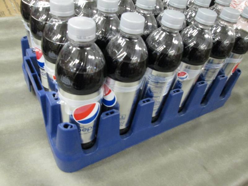 lot 192 image: Case of 24 - 16.9 oz( 0.5 liter) Bo...