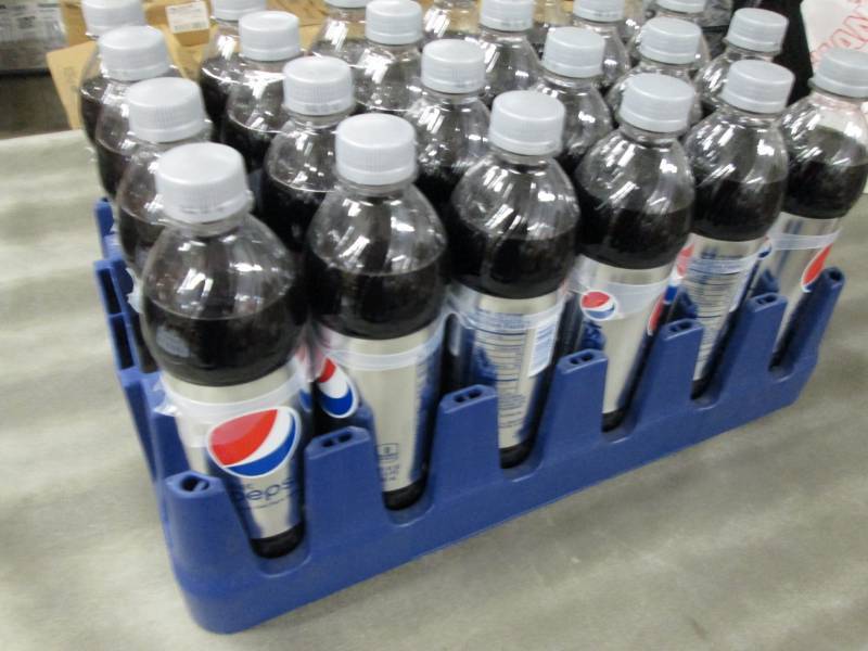 lot 193 image: Case of 24 - 16.9 oz( 0.5 liter) Bo...