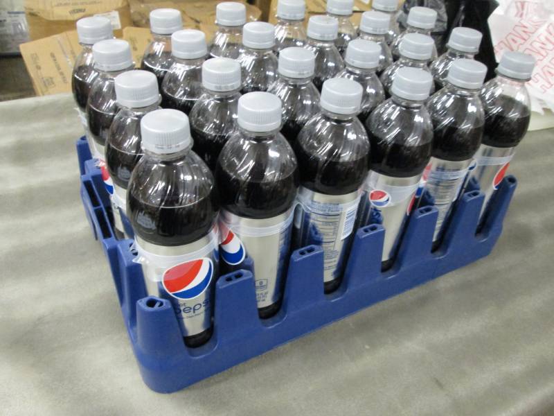 lot 194 image: Case of 24 - 16.9 oz( 0.5 liter) Bo...