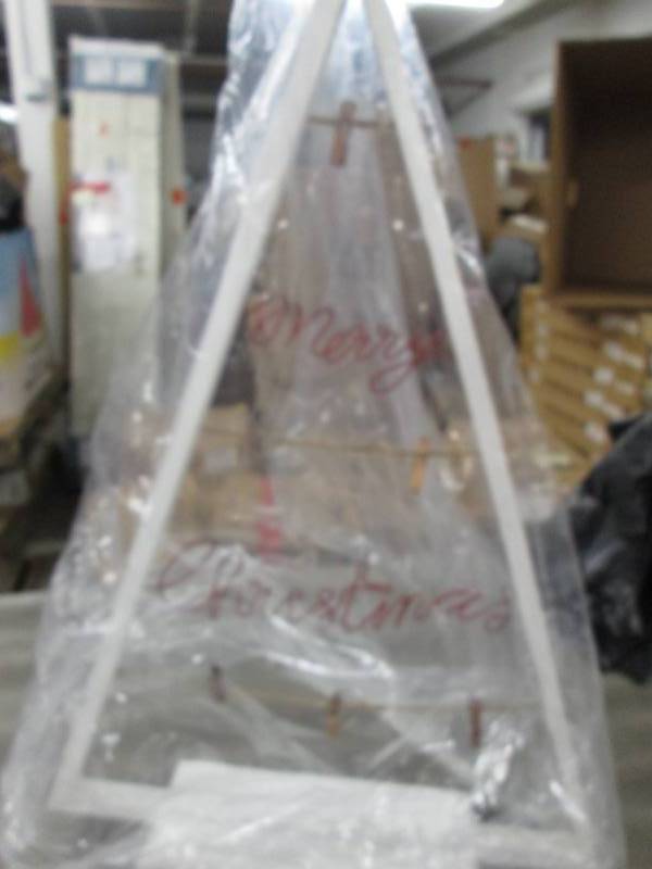 lot 218 image: Merry Christmas Card Tree...