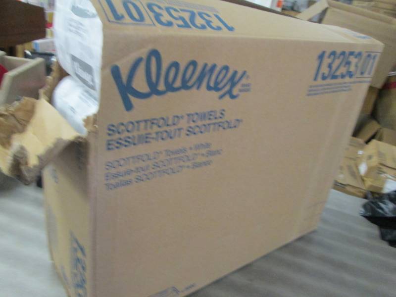 lot 249 image: Kleenex 13253 Premiere Folded Towel...