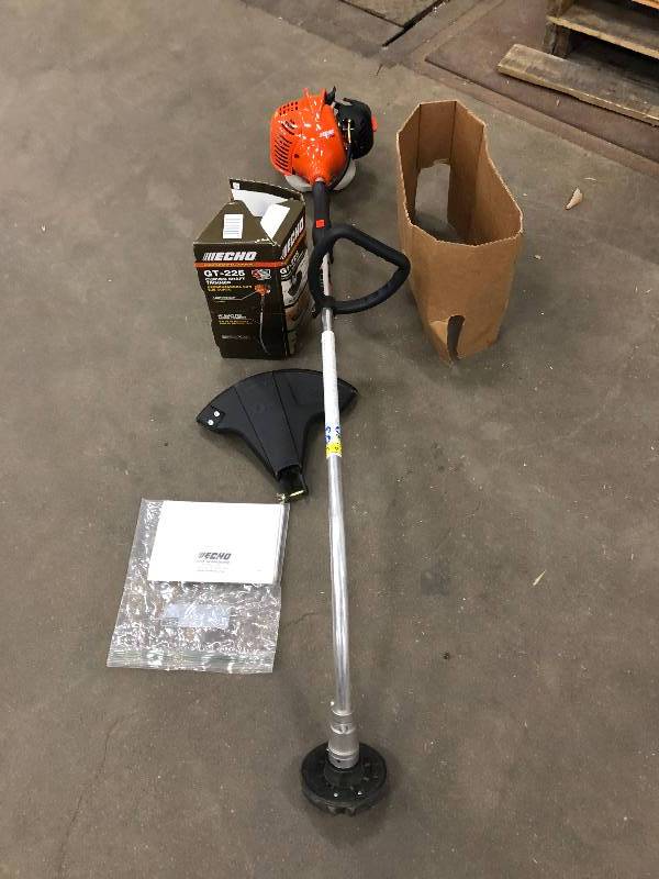 lot 110 image: ECHO 2 Cycle 21.2 cc Curved Shaft Gas Trimmer in working conditions