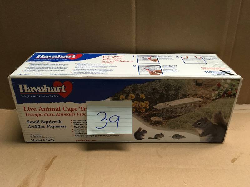 lot 39 image: HAVAHART Small 2-Door Animal Trap not used