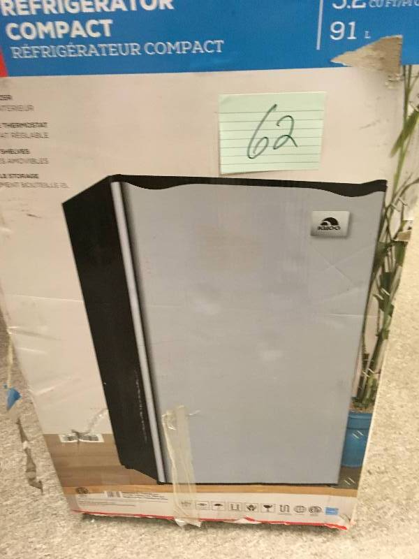 lot 62 image: Igloo 3.2 cu ft Refrigerator, Platinum not used