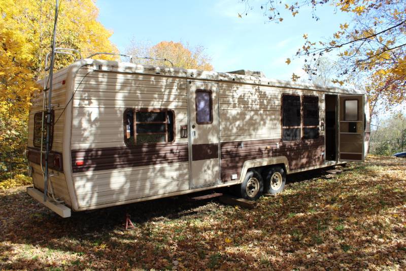 1986 26 Foot Terry Travel  Bumper Pull Camp Trailer