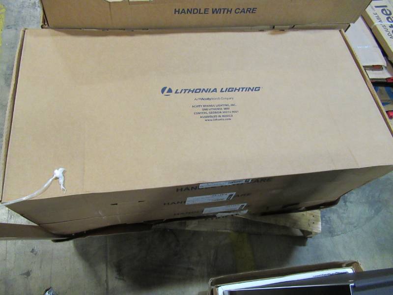 lot 81 image: Lithonia 2 x 4 LED Recessed Troffer, Model LP840