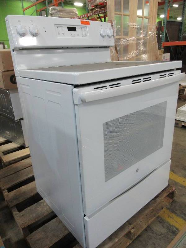 lot 65 image: GE 30 in. 5.3 cu. ft. Free-Standing Electric Range in White, Model JBS60DKWW