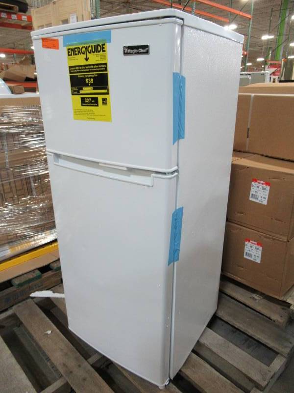 lot 49 image: Magic Chef 4.5 cu. ft. Double Door Mini Refrigerator in White