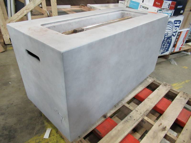 lot 67 image: Concrete Like Rectangular fire pit - Some cracks